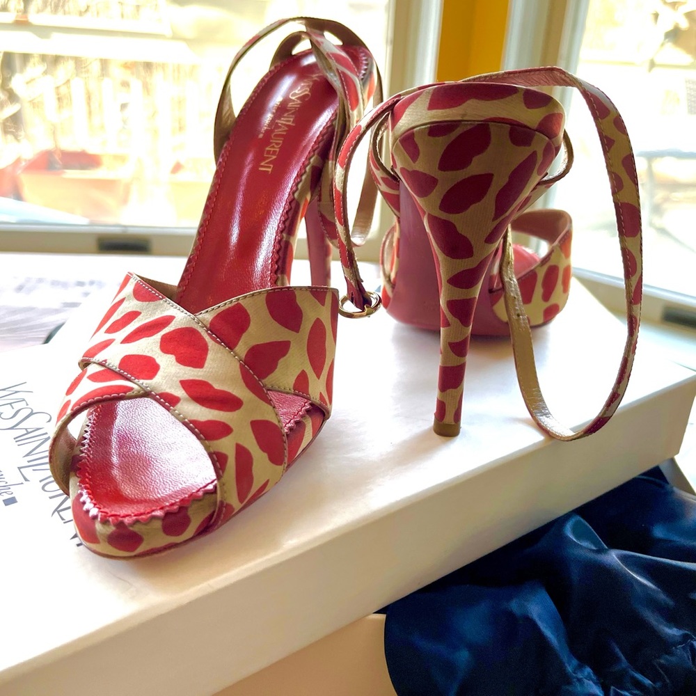 Yves Saint Laurent EVA Lips Painted Fabric Heels 40